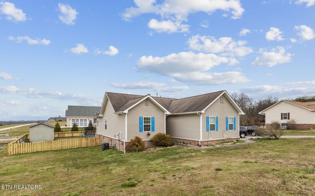 Photo of 186 Country Way Rd, Vonore, TN 37885 (MLS # 1331306)