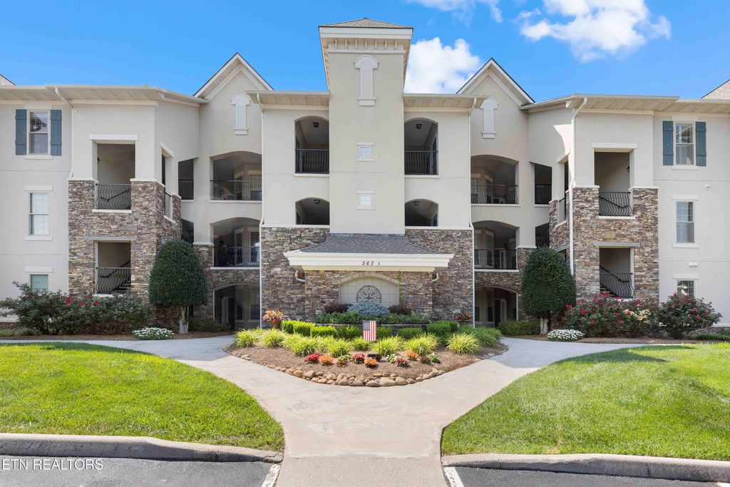 Photo of 565 Rarity Bay Pkwy #205, Vonore, TN 37885 (MLS # 1305828)