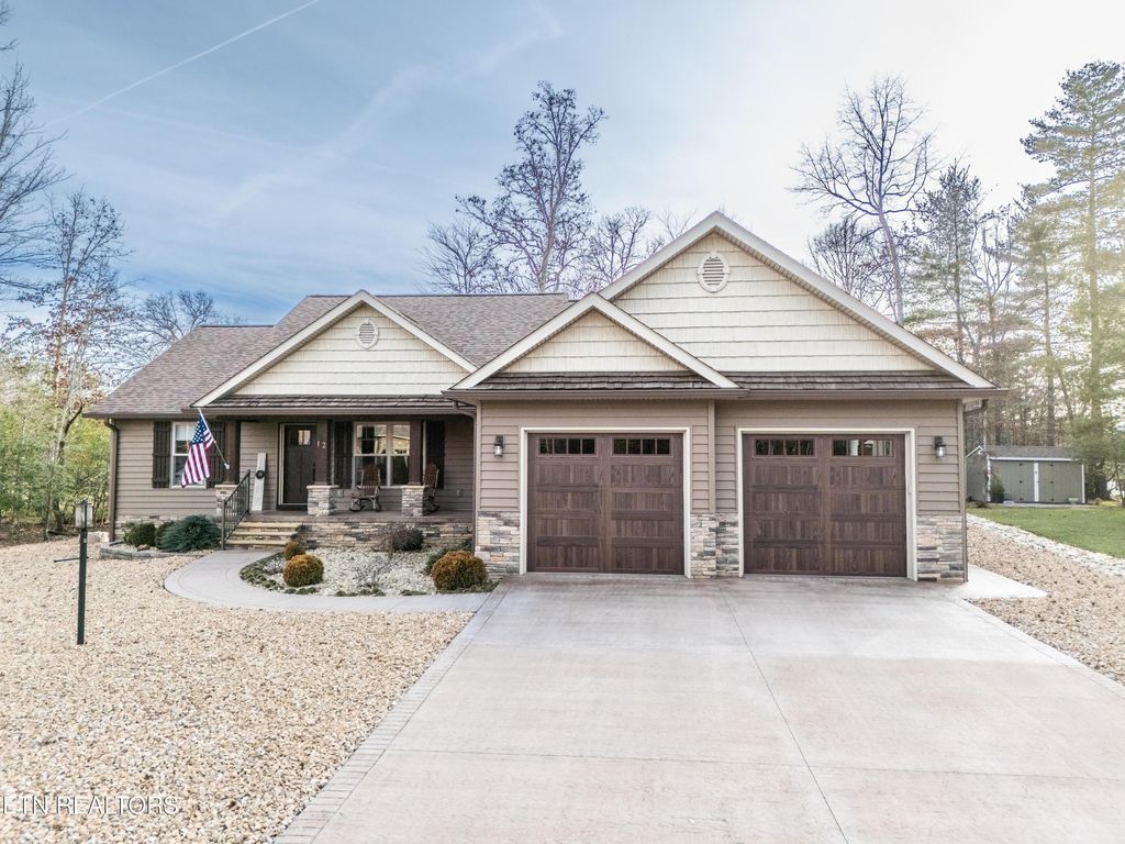Photo of 12 Edgemere Court, Crossville, TN 38558 (MLS # 1290691)