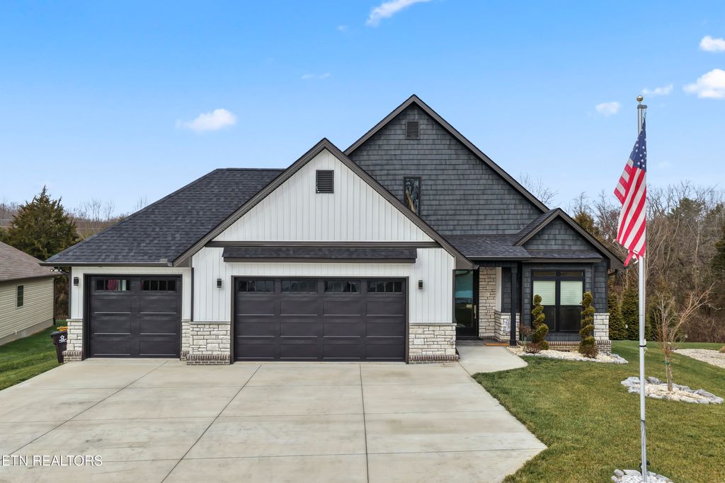 Photo of 262 Gadusi Way, Loudon, TN 37774 (MLS # 1328177)