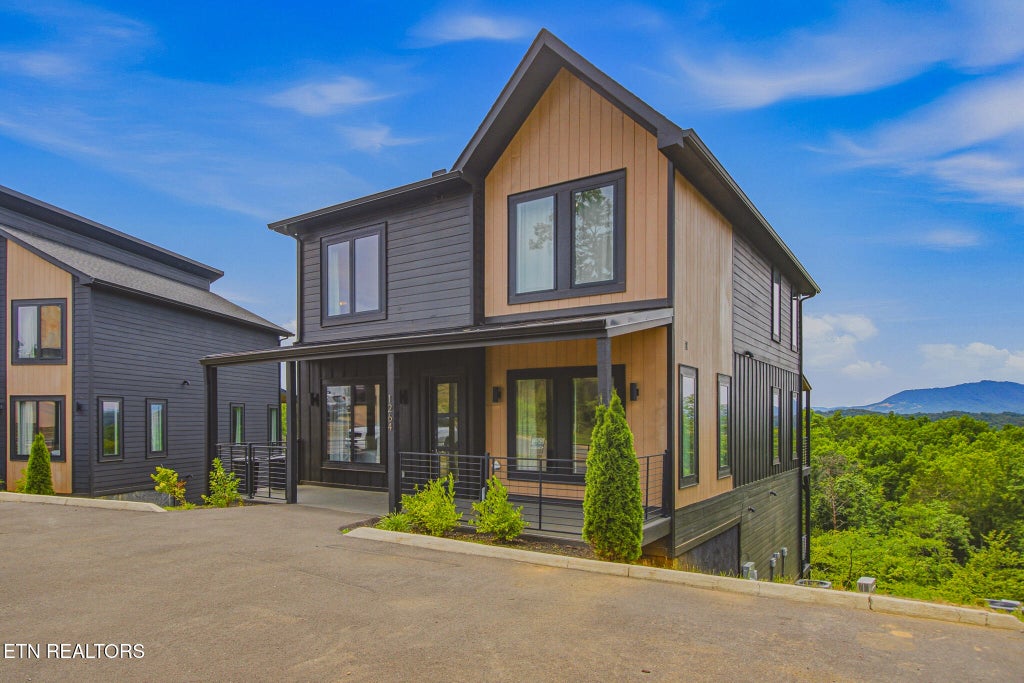 Photo of 1264 Reedmont Way, Sevierville, TN 37876 (MLS # 1356923)
