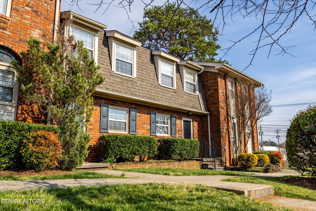 Photo of 6523 Deane Hill Drive, Knoxville, TN 37919 (MLS # 1331733)