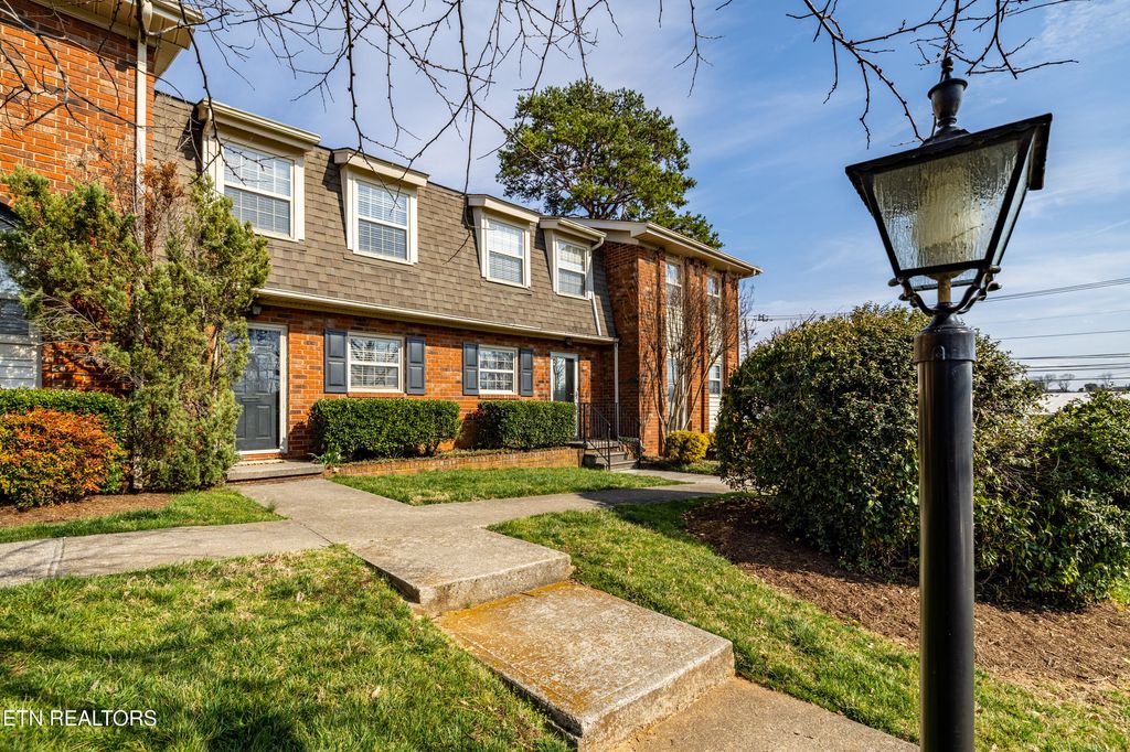 Photo of 6523 Deane Hill Drive, Knoxville, TN 37919 (MLS # 1331733)