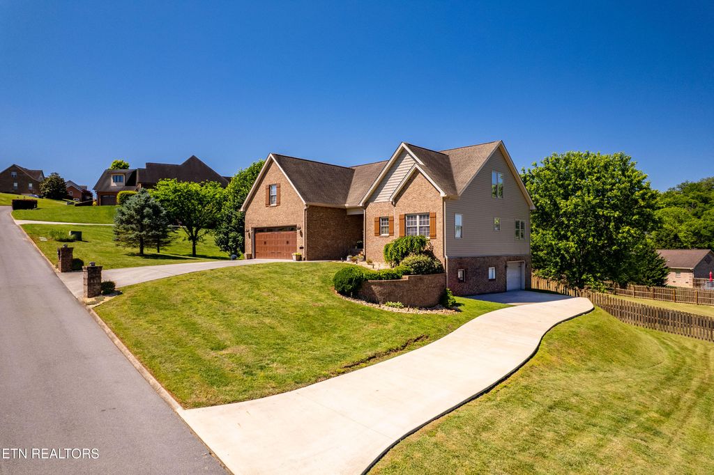 Photo of 1363 River Run Circle, Sevierville, TN 37876 (MLS # 1340289)