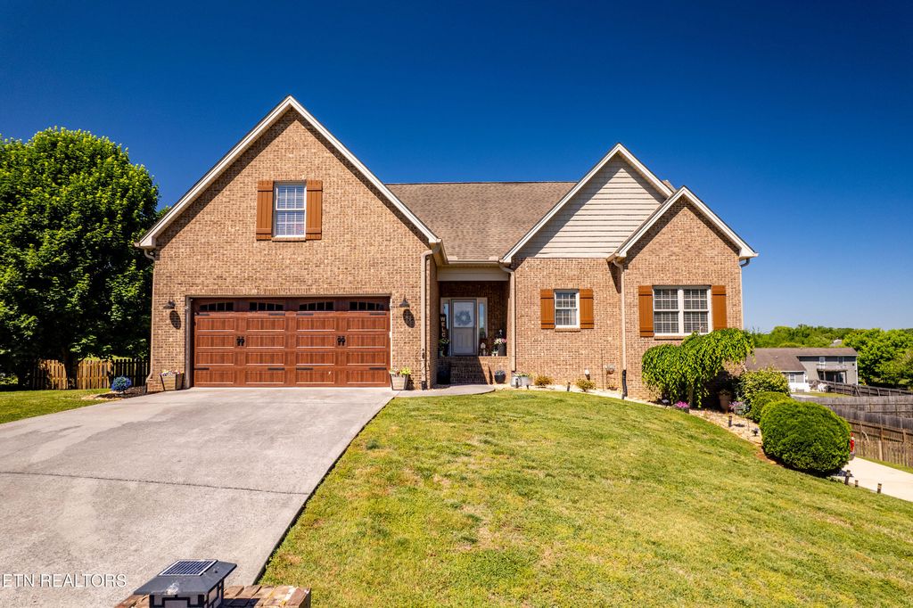 Photo of 1363 River Run Circle, Sevierville, TN 37876 (MLS # 1340289)