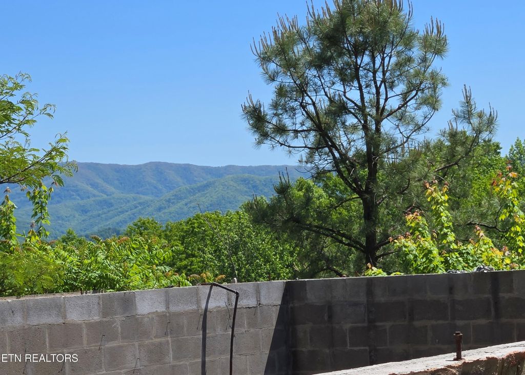 Photo of 2759 Hatcher Mountain Rd, Sevierville, TN 37862 (MLS # 1339684)