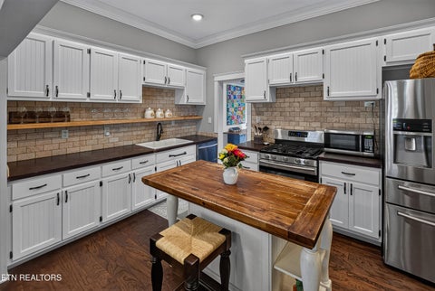 Tiny photo for 300 N Hicks St, Clinton, TN 37716 (MLS # 1349558)