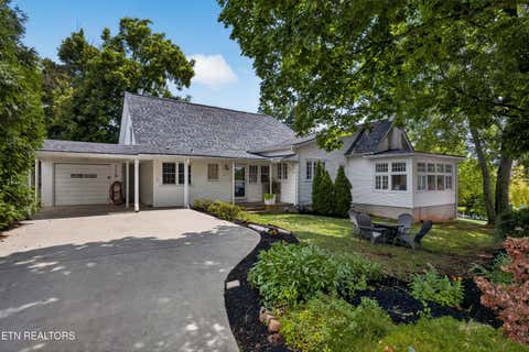 Tiny photo for 300 N Hicks St, Clinton, TN 37716 (MLS # 1349558)
