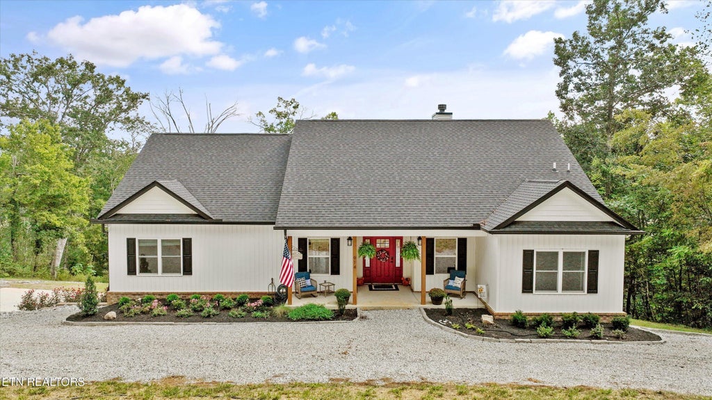 Photo of 914 Skyline Drive, Harriman, TN 37748 (MLS # 1356554)