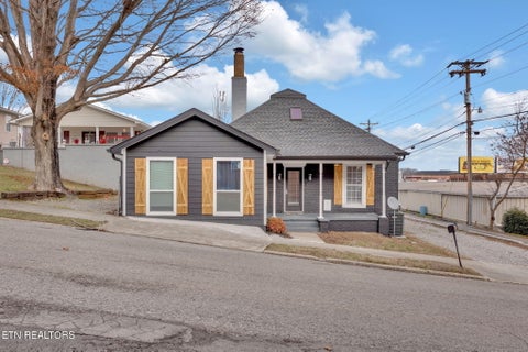 Photo of 107 N C St, Lenoir City, TN 37771 (MLS # 1357812)