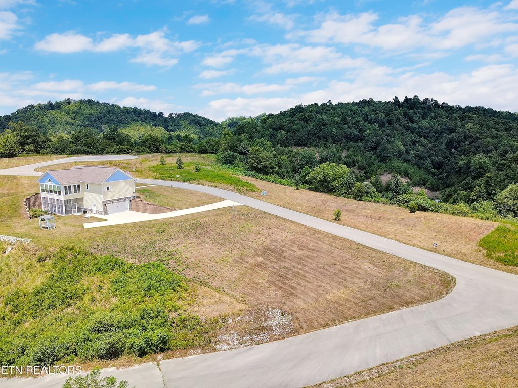 Photo of Windward Blvd, Tazewell, TN 37879 (MLS # 1270432)