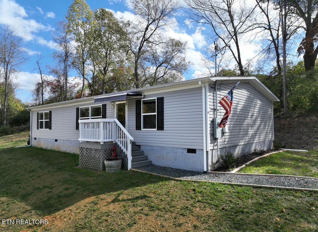 Photo of 118 Redbud Drive, Sweetwater, TN 37874 (MLS # 1280809)