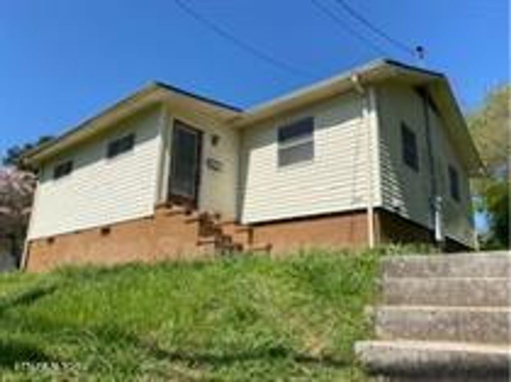 Photo of 150 Outer Drive, Oak Ridge, TN 37830 (MLS # 1323111)