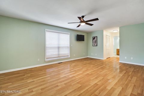 Tiny photo for 8429 Cherokee Tr, Crossville, TN 38572 (MLS # 1339518)