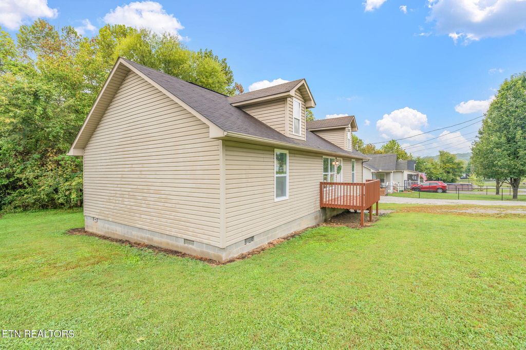 Photo of 200 Sandy Hill Rd, LaFollette, TN 37766 (MLS # 1316682)