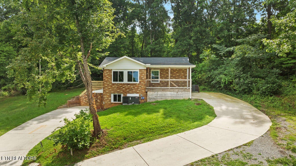 Photo of 616618 Kinzel Ave, Maryville, TN 37804 (MLS # 1351125)