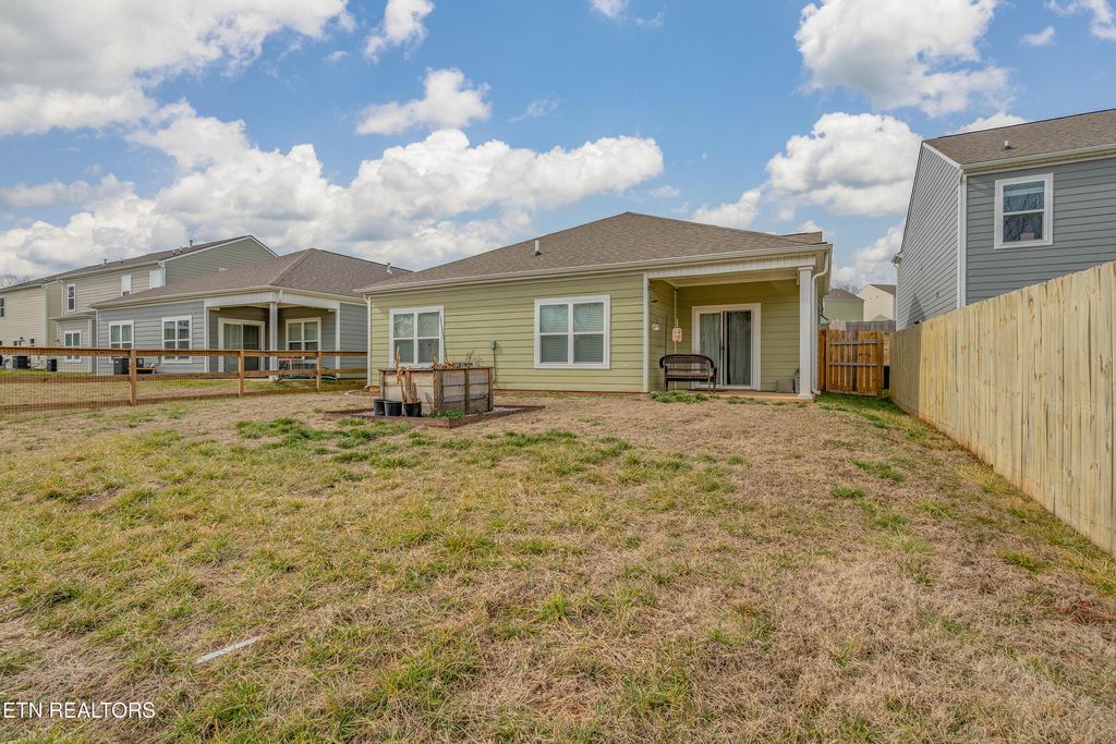 Photo of 1573 Hampton Place Circle, Loudon, TN 37774 (MLS # 1328853)
