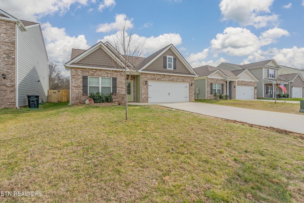 Photo of 1573 Hampton Place Circle, Loudon, TN 37774 (MLS # 1328853)
