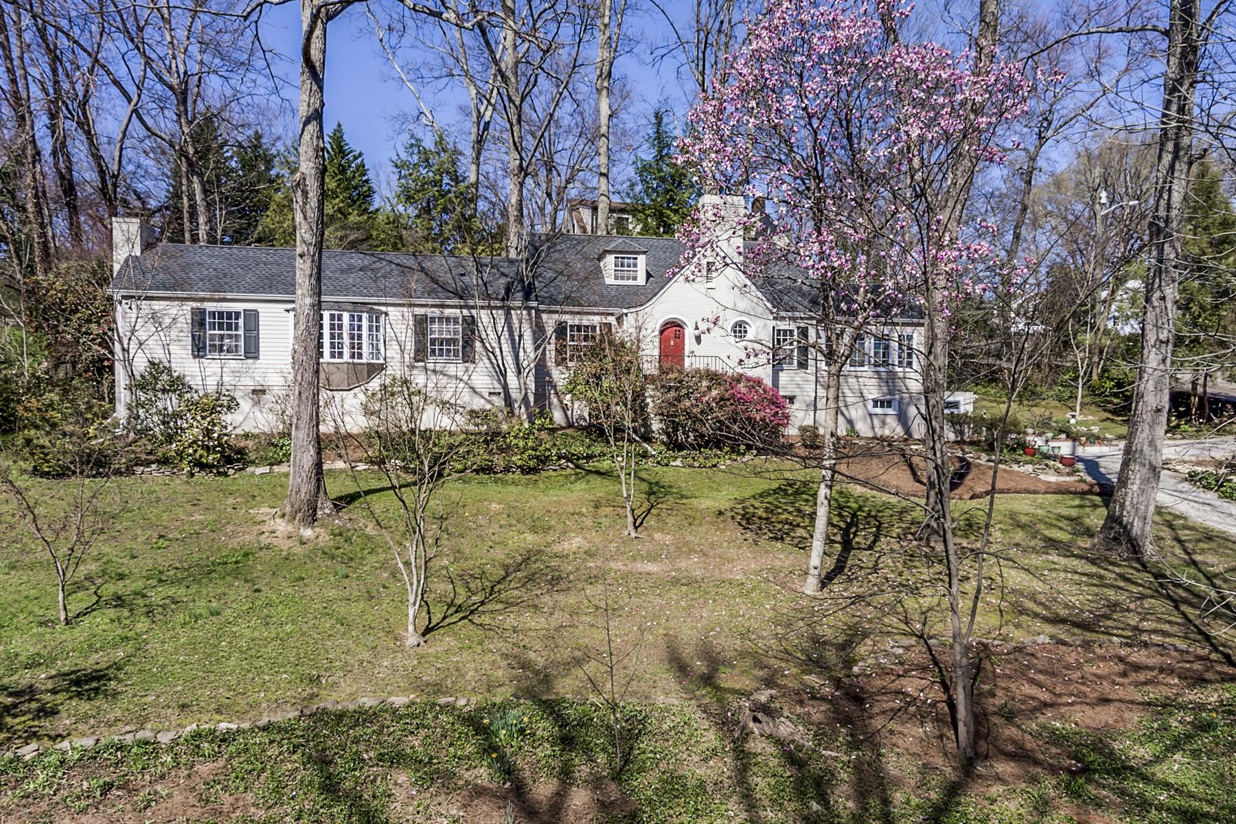 Photo 1 of 27 — 701 Forest Heights Rd, Knoxville, TN 37919