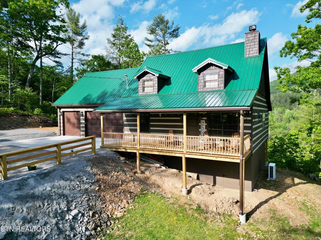 Photo of 1233 Carrs Creek Rd, Townsend, TN 37882 (MLS # 1263031)