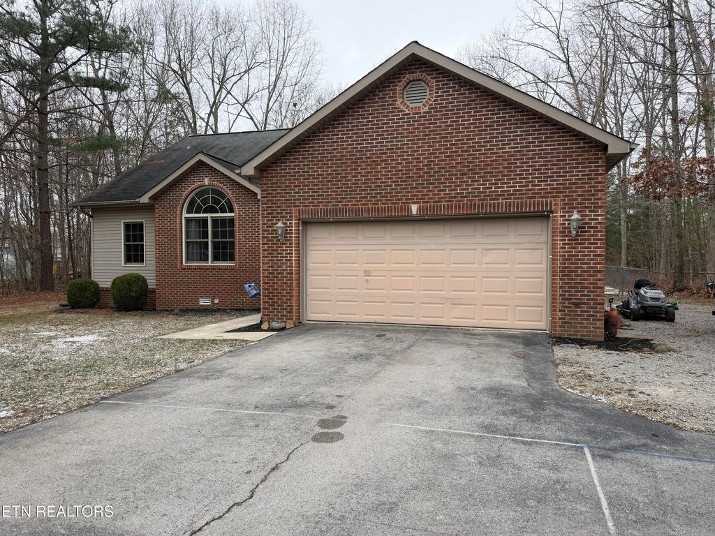 Photo of 2034 Keno Drive, Crossville, TN 38572 (MLS # 1322843)