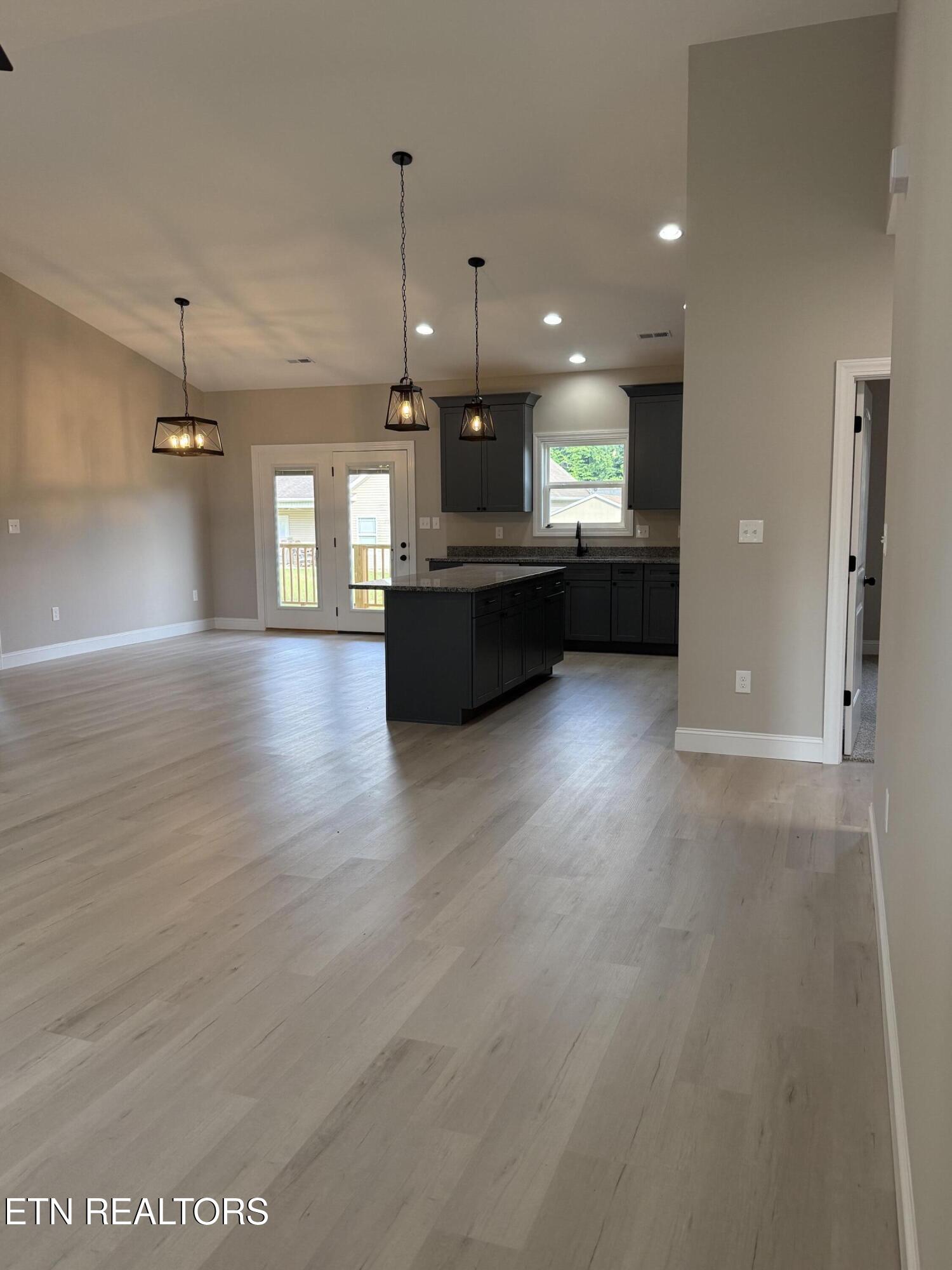 214 Mossy Rock Rd