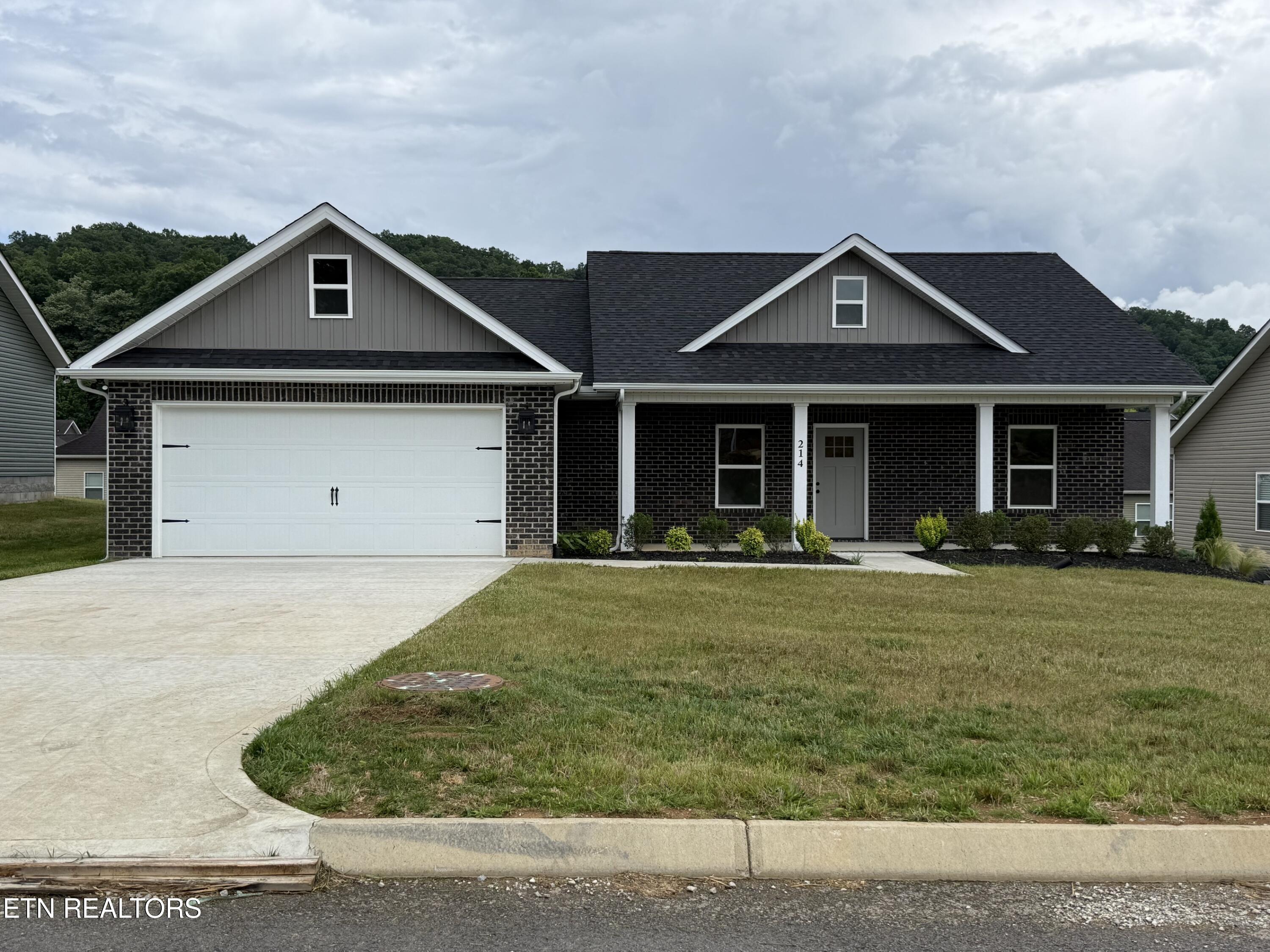 214 Mossy Rock Rd