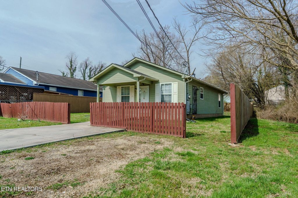 Photo of 2605 Louise Ave, Knoxville, TN 37914 (MLS # 1331917)