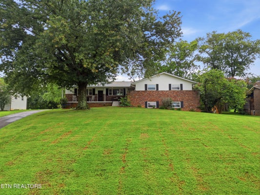 5421 SHENANDOAH DR, KNOXVILLE, TN 37909 - Image c8a6b30b6937a66bc0e123a031e124be/1983299509