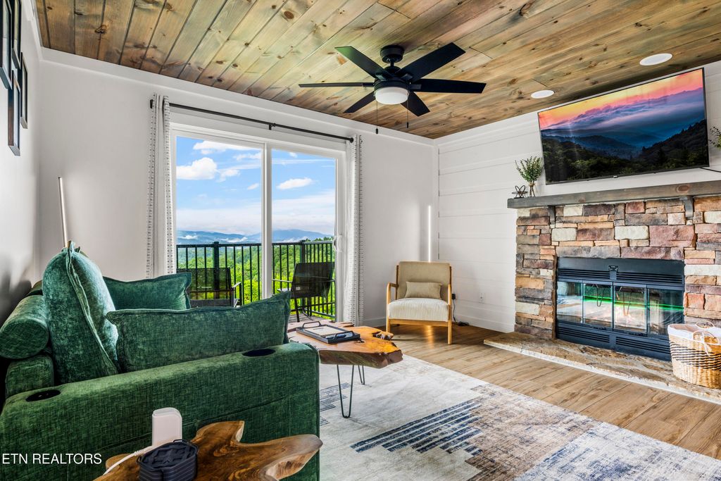 Photo of 3710 Weber Rd #E106, Gatlinburg, TN 37738 (MLS # 1315604)