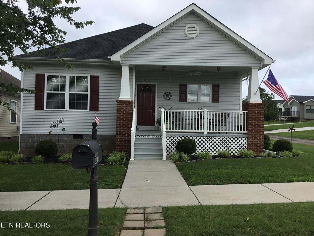 Photo of 2011 Camberley Ave, Sweetwater, TN 37874 (MLS # 1310366)