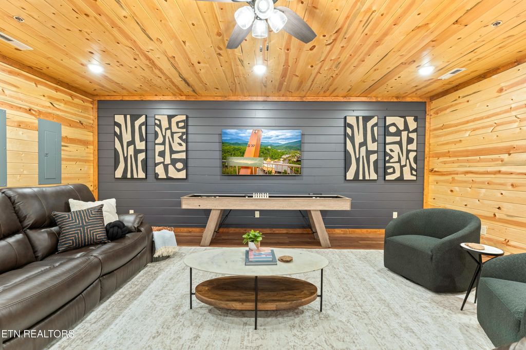 Photo of 758 Bethlehem Way, Sevierville, TN 37876 (MLS # 1322752)