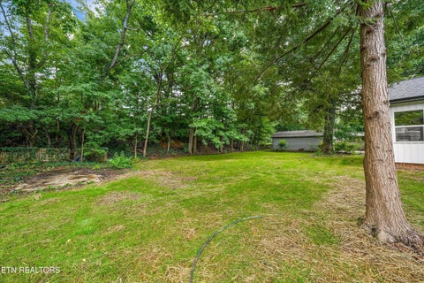 Tiny photo for 412 Sherwood Drive, Maryville, TN 37801 (MLS # 1349454)