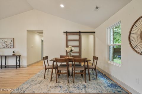 Tiny photo for 412 Sherwood Drive, Maryville, TN 37801 (MLS # 1349454)