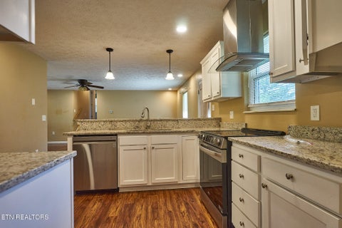 Tiny photo for 206 Alexanderia St, Sevierville, TN 37862 (MLS # 1357740)