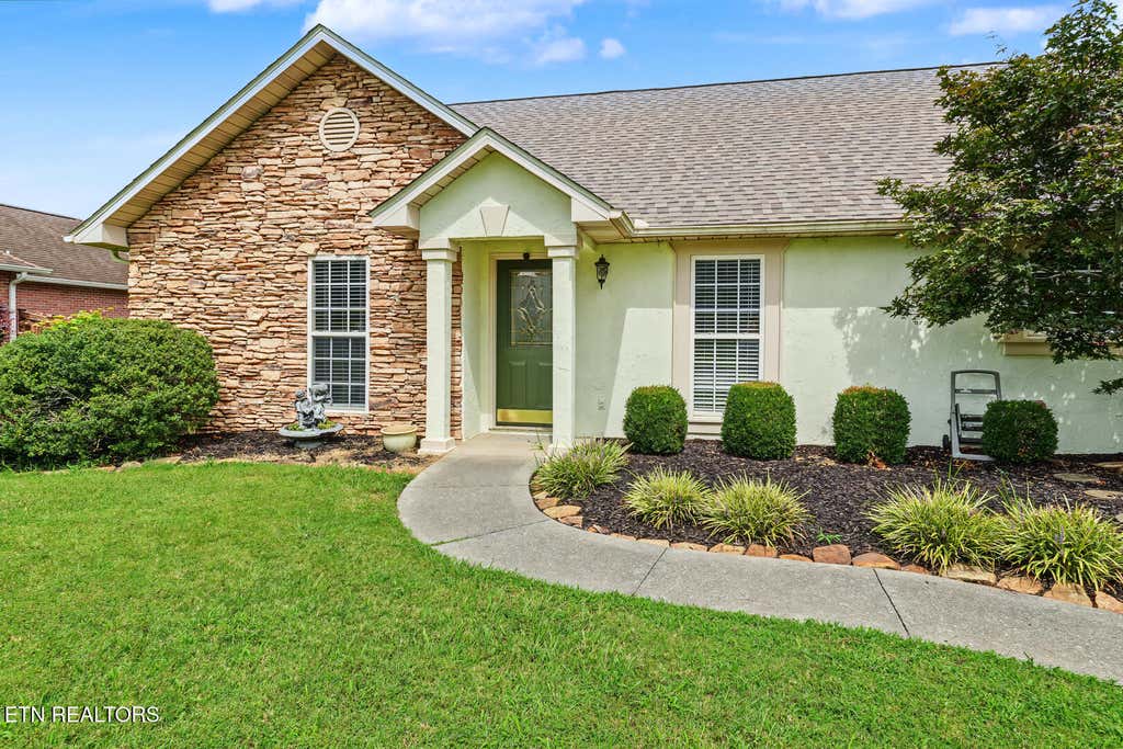 Photo of 2113 Spalding Drive, Maryville, TN 37803 (MLS # 1352622)