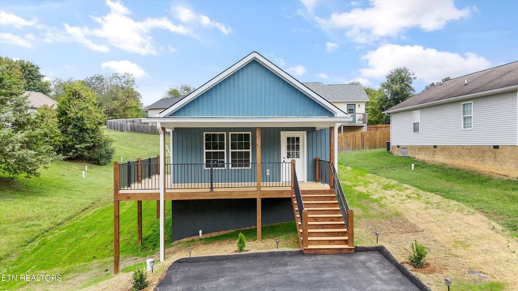 Photo of 2507 Grotto Lane, Sevierville, TN 37876 (MLS # 1316933)