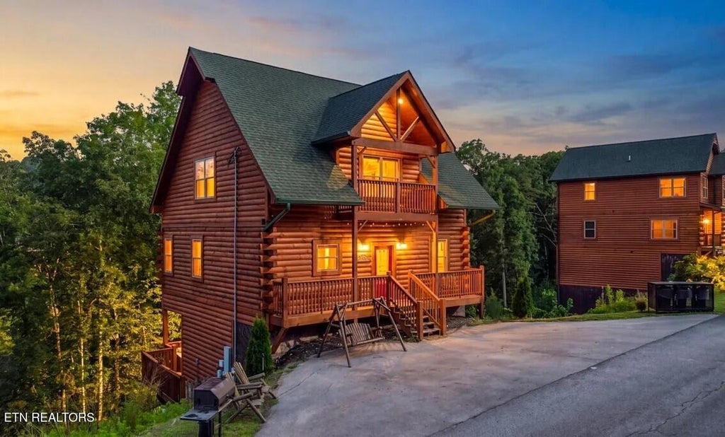 Photo of 2225 Wingspan Drive, Sevierville, TN 37876 (MLS # 1353792)