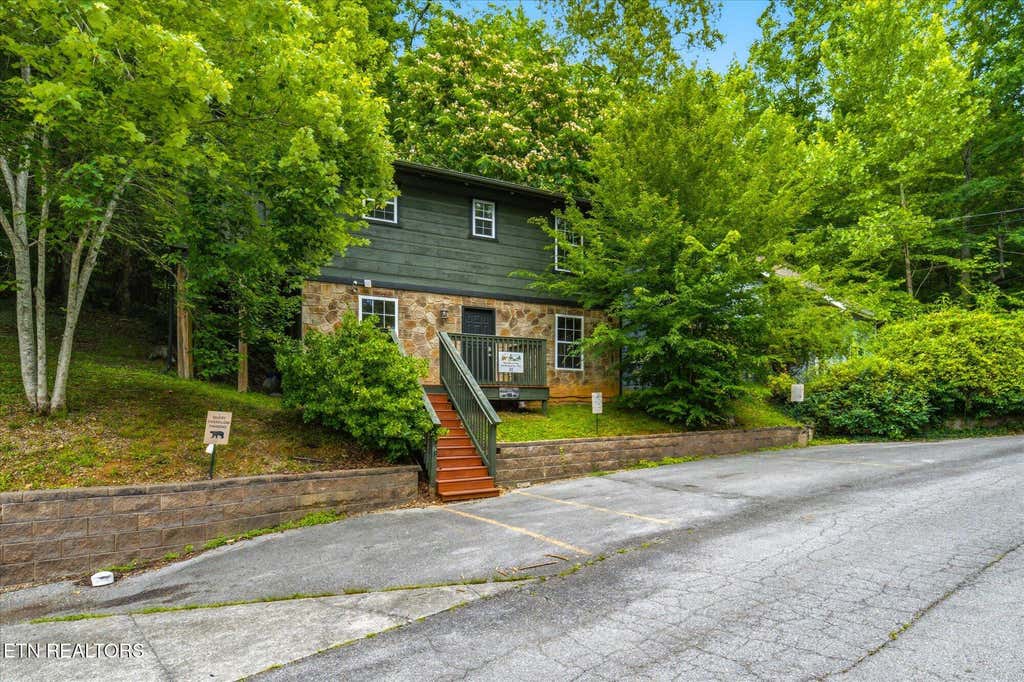 Photo of 656 Morning Mist Way, Gatlinburg, TN 37738 (MLS # 1352833)