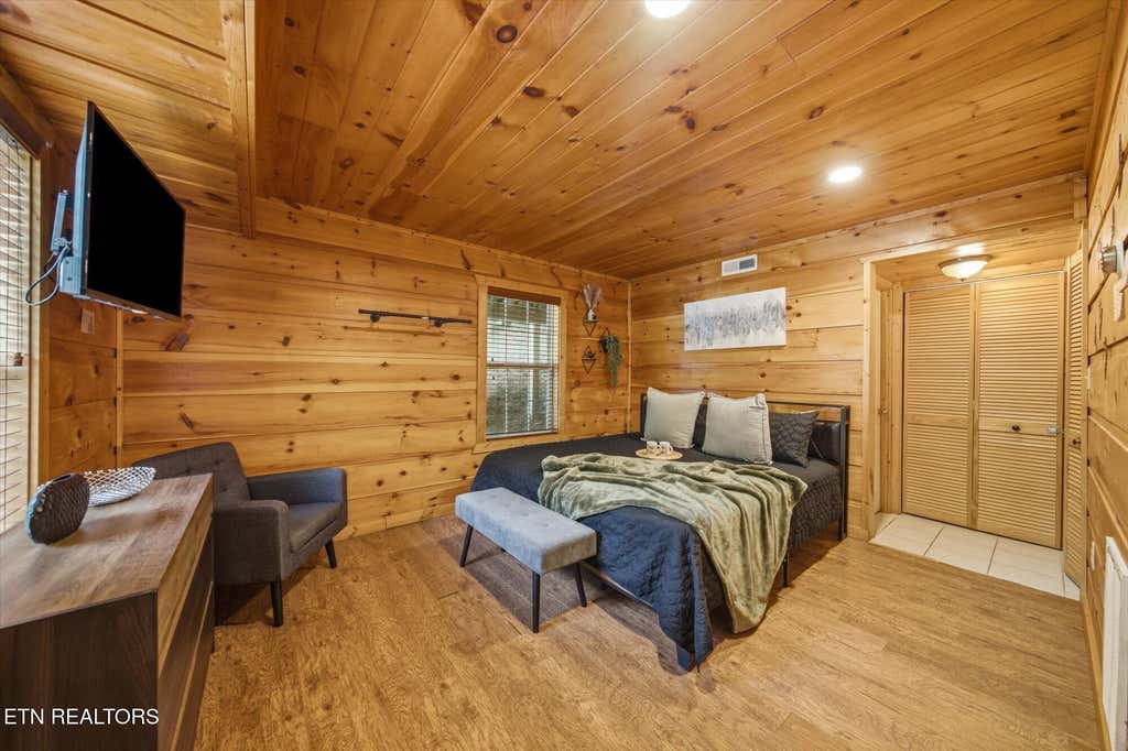 Photo of 656 Morning Mist Way, Gatlinburg, TN 37738 (MLS # 1352833)