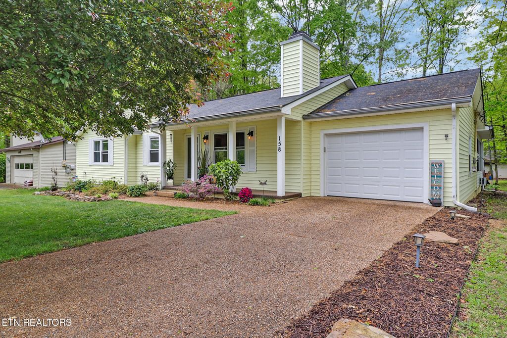 Photo of 158 Dovenshire Drive, Crossville, TN 38558 (MLS # 1340167)