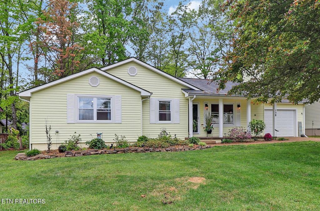 Photo of 158 Dovenshire Drive, Crossville, TN 38558 (MLS # 1340167)