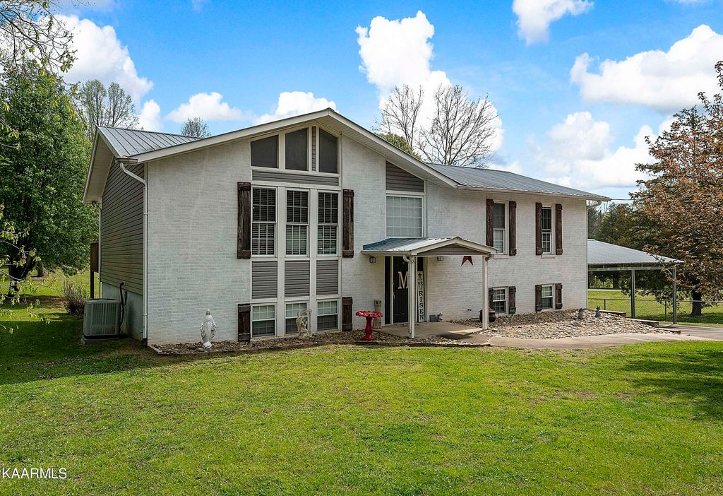 Photo of 2001 E Wolfe Valley Rd, Heiskell, TN 37754 (MLS # 1222839)