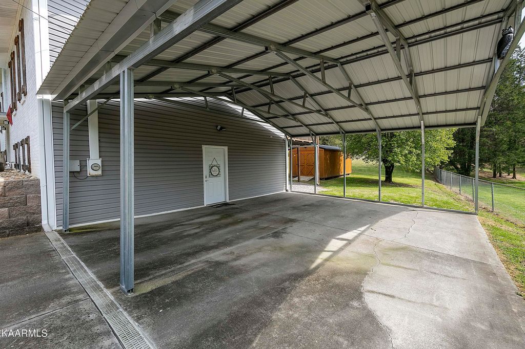 Photo of 2001 E Wolfe Valley Rd, Heiskell, TN 37754 (MLS # 1222839)