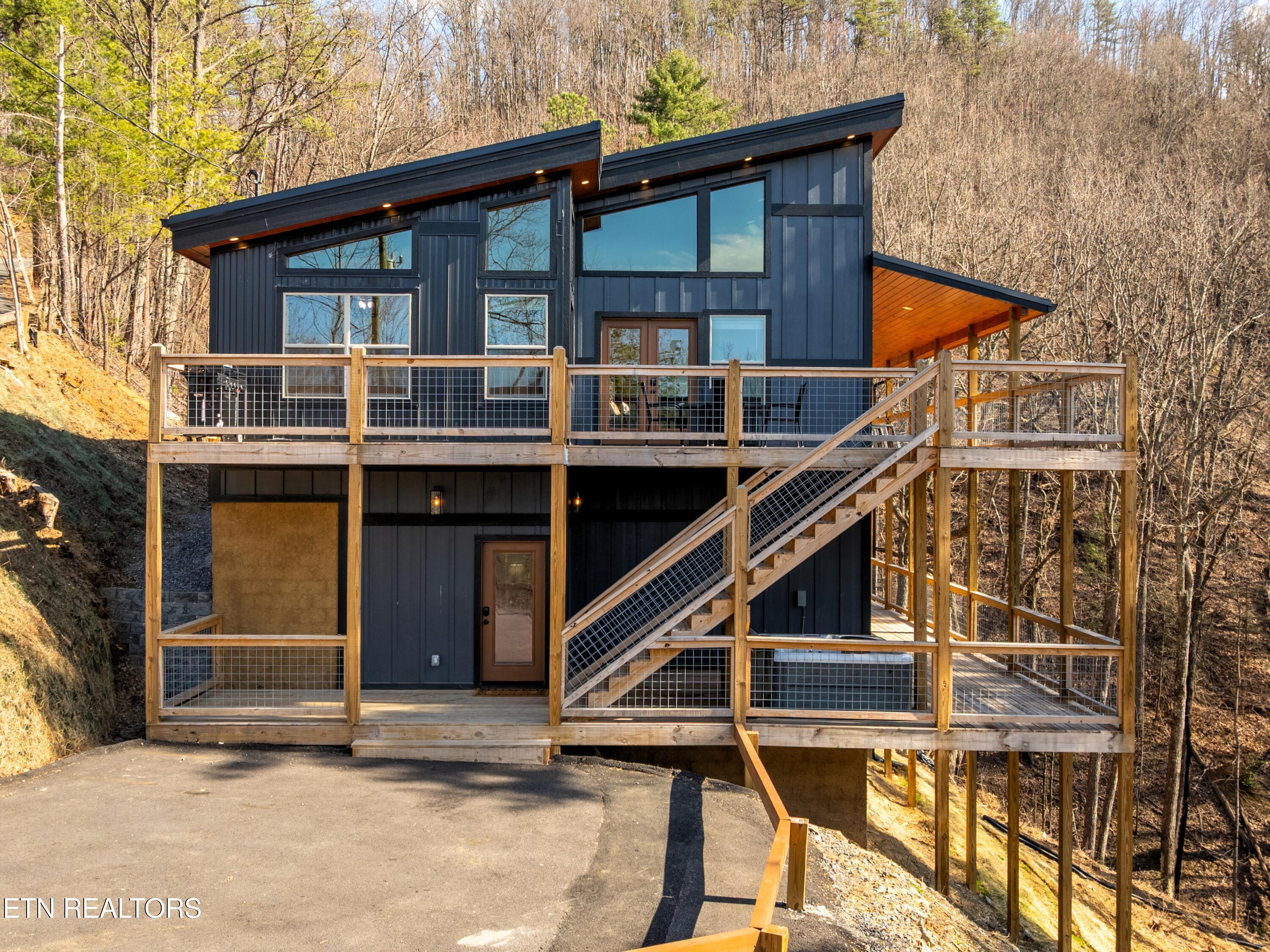 3265 Emerald Springs Loop