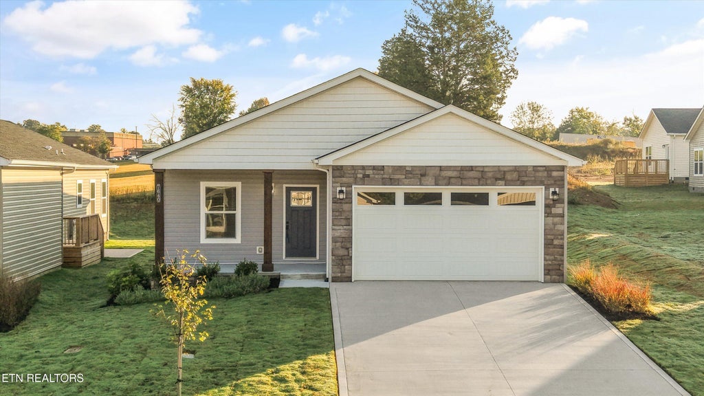 Photo of 7640 Sycamore Breeze Rd, Knoxville, TN 37920 (MLS # 1359450)