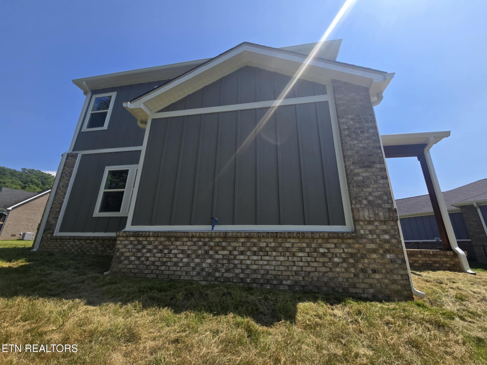 1846 Topsail Court