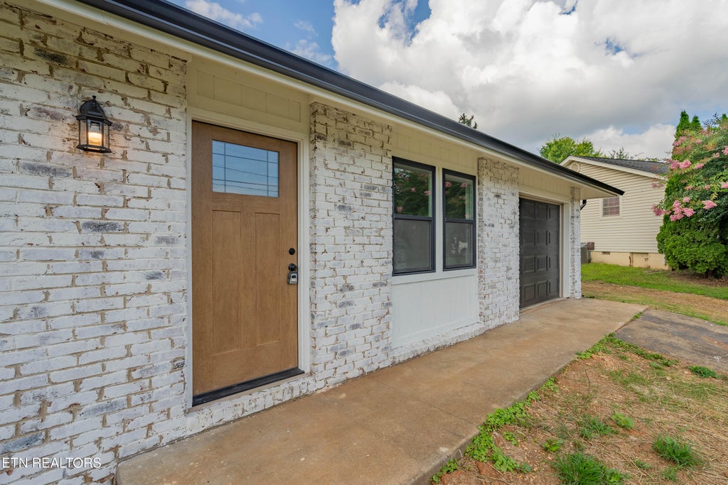 Photo of 8524 Baron Drive, Knoxville, TN 37923 (MLS # 1348726)