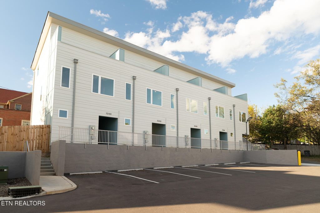 Photo of 113 E Oldham Ave #105, Knoxville, TN 37917 (MLS # 1328252)