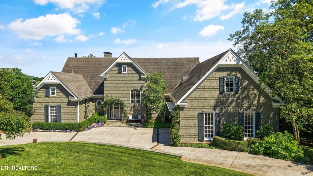 Photo of 3410 Lake View Drive, Knoxville, TN 37919 (MLS # 1340591)